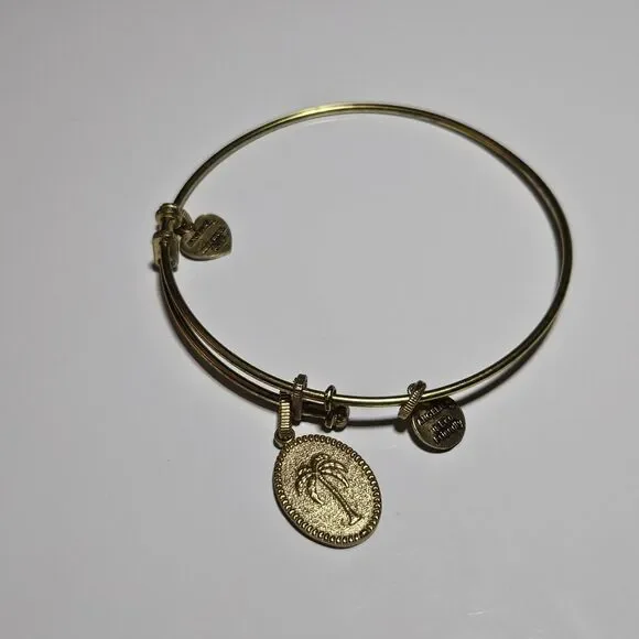 Gold Tone Angelica Palm Tree Charm Bangle Bracelet 8" - Picture 16 of 16